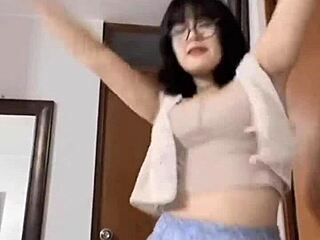 tik tok girls shaking their asses