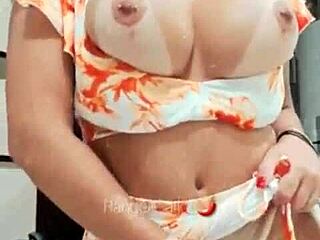 Morena Gostosa Provocando com Tetas Deliciosas