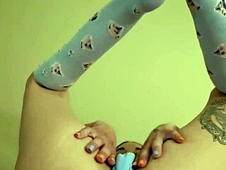 Emy Angel's perfect ass and pussy get masturbated 😘