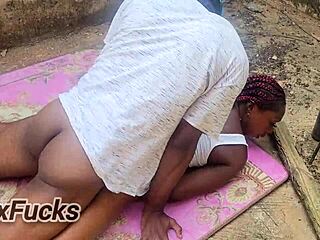 Mature ashawo in olosho house provides sweet sex experiences