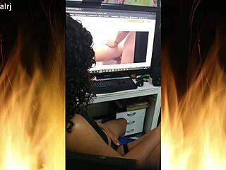 ¿Te está excitando el espectacular cuerpo moreno de Jade?