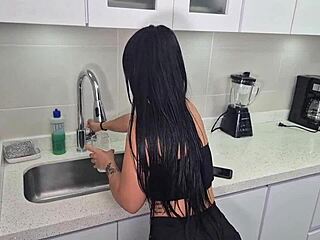 horny colombian seduces the plumber and rides his cock - alejandra palacios 😈