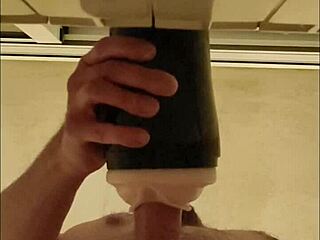 follando mi fleshlight hasta temblar del orgasmo