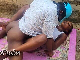 Mature ashawo in olosho house provides sweet sex experiences