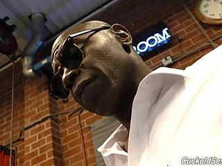 Alexa grace stars in intense cuckold action with old partners 🔥