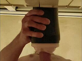 follando mi fleshlight hasta temblar del orgasmo