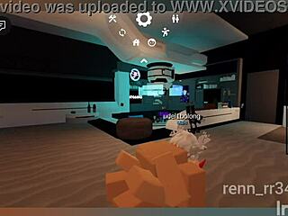 Blondýnka focí a šuká s catboyem