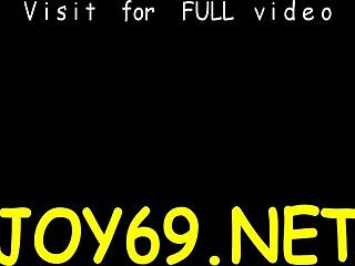 толкова съм възбудена трябва да си играя с моквата путка сега