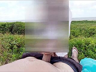 rapidinha na praia em publico with big ass blowjob 😏