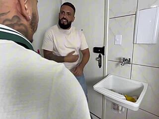 Gabily Castro pajkos és két fickót akar análhoz meg szopáshoz