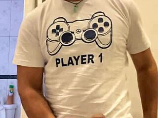 in this solo session, she dives into ANAL MASTURBATION with intense assfucking vibes