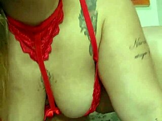 hey, i'm spreading my juicy pussy wide open for all my eager eaters! 😏