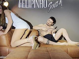 Hej, nevydržel jsem a vystrčil s bratranou před tetou, ta brazilská blondýna 18+ s velkýma kozy stříká