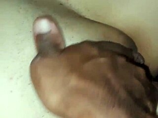 massagem na esposa pelada unfolds as amateur massage turns into sensual masturbation