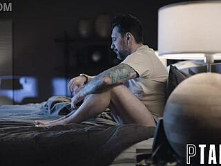 Jane Doe και Ricky Greenwood με Tommy Ashley Lane σε petite shemale POV creampie σκληρό