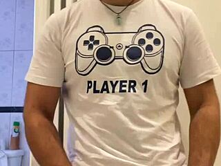 in this solo session, she dives into ANAL MASTURBATION with intense assfucking vibes