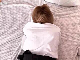 Pastorka dobija kreampaj za gluposti u kućnoj roleplay sa šamaranjem i uljem na stopalima