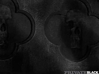 热辣18+ Sasha Grey BDSM捆绑3P深喉打屁股