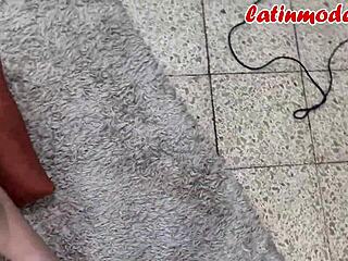 Эй, глянь сексуальный белый наряд с шикарной жопой и вкусным минетом 😍