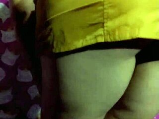 Horny Latina gets big ass fucked with 20 cm dildo in mini skirt