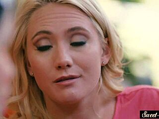 Hej, milfka a 18+ teenka sát ptáky a dostávají tvrdě do píči v classy tabu fantazii s orálem a misí 😈