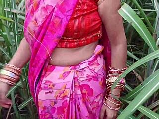 Desi village bhabhi fucks her field lover boy outdoors