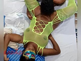 Puta gozando na minha boca