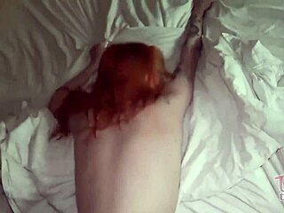 Affair salvaje con niñera pelirroja Strawberry Fields, Seth Brogan la creampieó intenso