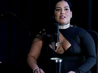 Ahoj, kluk s malým čurákem řeší vzrušení interracial ponížením a cuckold hrami na veřejnosti - Pri Melancia v SHEER RED!