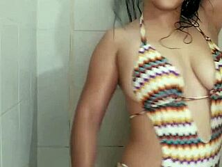 hey, this 18 yo latina couldn't find anyone to fuck her, so she's going wild solo 😏🔥