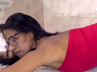 Comi o cu no pelo da minha professora de matemática participação especial India Juju rainha do sexo anal in this amateur Indian high definition assfucking