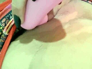 巴西黑发业余妹振动棒自慰高潮特写