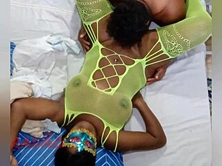 Puta gozando na minha boca