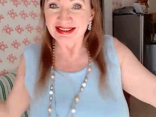 Kugari mummo viettelee tansseillaan isoilla tisseillä ja kypsillä liikkeillä