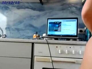 Hey, check out sexy dea squirting live now