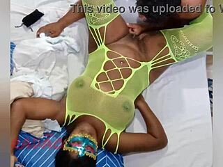 Puta gozando na minha boca