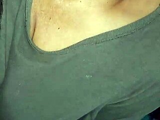 Pareja real casero esposa le encanta chupar a chicos dotados