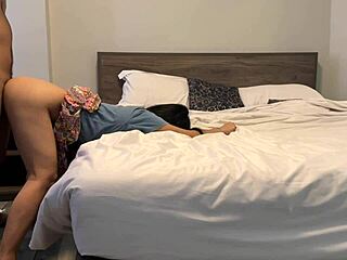 wah isteri kawan aku panas gila kita selingkuh doggystyle di hotel punggung besar membongkok 😈