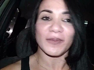 De volta a putaria na reabertura do cinema with Brazilian brunette in public doggystyle