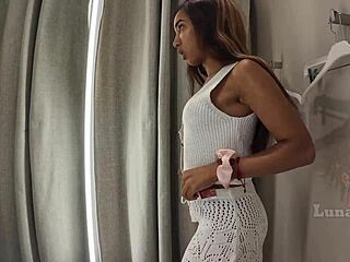 chica gets recorded in fitting room everyone sees her naked with ebony ass and tits exposed