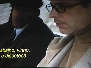 De volta a putaria na reabertura do cinema with Brazilian brunette in public doggystyle