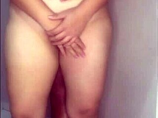 I uh follando a mi hermanastra and like acabada en su boca y'know?