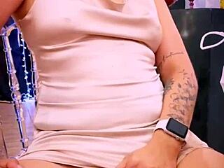 Esposacasual se exibindo no casamento da amiga with outdoor voyeur wife action