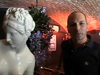 This blonde girl is set to demonstrate her impressive abilities today 😊