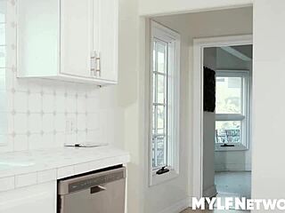 hey handsome guy, we're lindsey lakes and venus valencia ready for naughty threesome with blowjob and riding