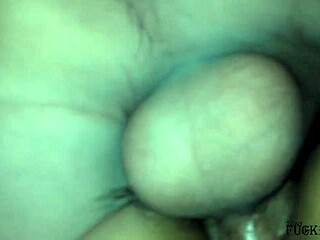 ay me equivoque de hoyo oops lo siento nena si ya sabes como soy no te pongas de perrito porque termino dandote anal doloroso en este porno casero mexicano