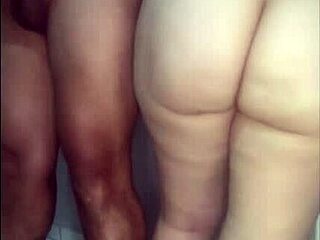 I uh follando a mi hermanastra and like acabada en su boca y'know?