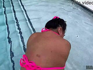 丰满亚洲邻居裸泳我池被Jmac和Connie Perignon狠干