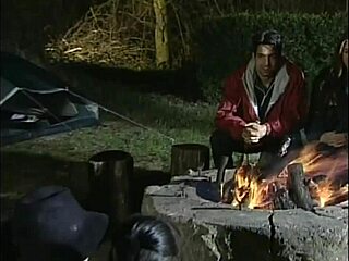 מלכת הצוענים בסצנה רטרו קלאסית בחוץ מקבלת סיקום אחרי מציצה וזיון דוגיסטייל