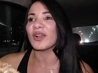 De volta a putaria na reabertura do cinema with Brazilian brunette in public doggystyle